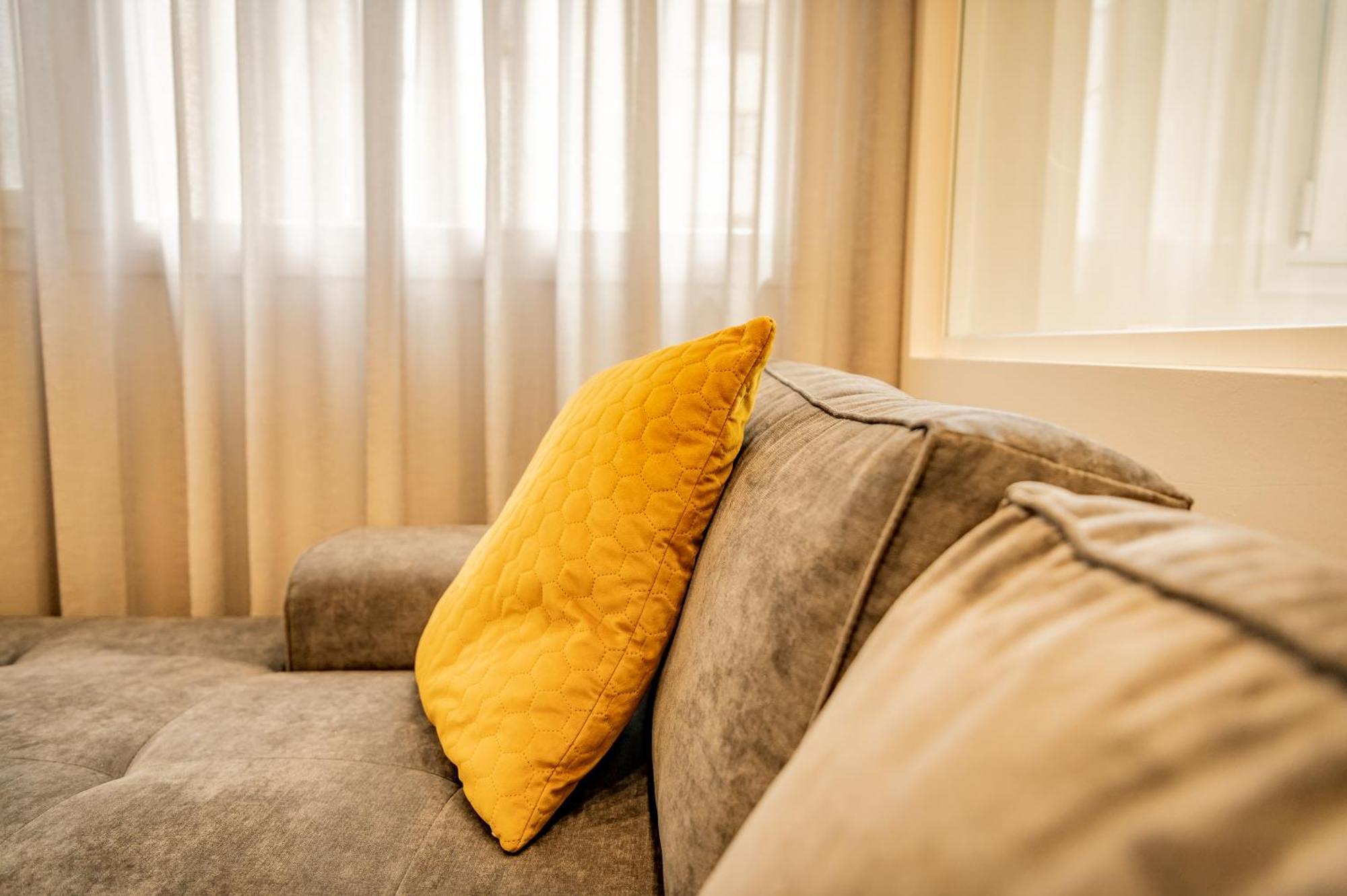Urban Luxury Suites Thessaloniki Buitenkant foto
